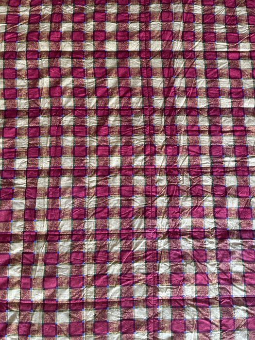 Edredão/ cobertor vermelho e amarelo