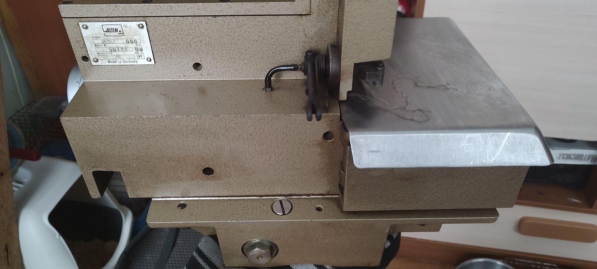 Overlock  Altin.