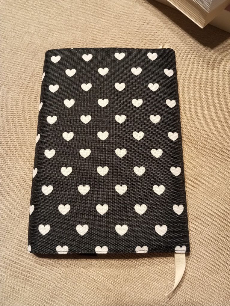Otulacz na książki. Etui. Okładka.