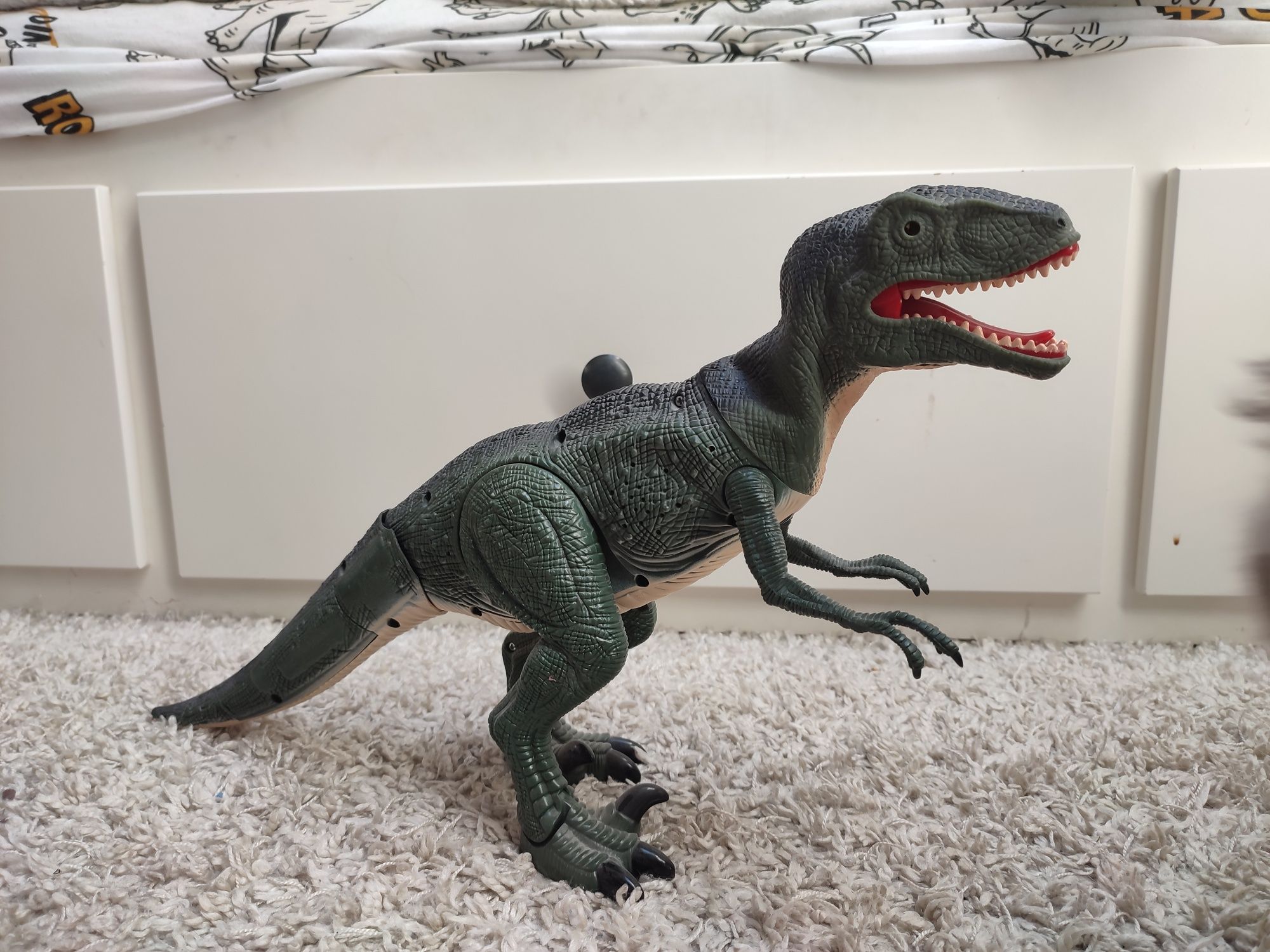 Dinozaur interaktywny velociraptor ryczy świeci