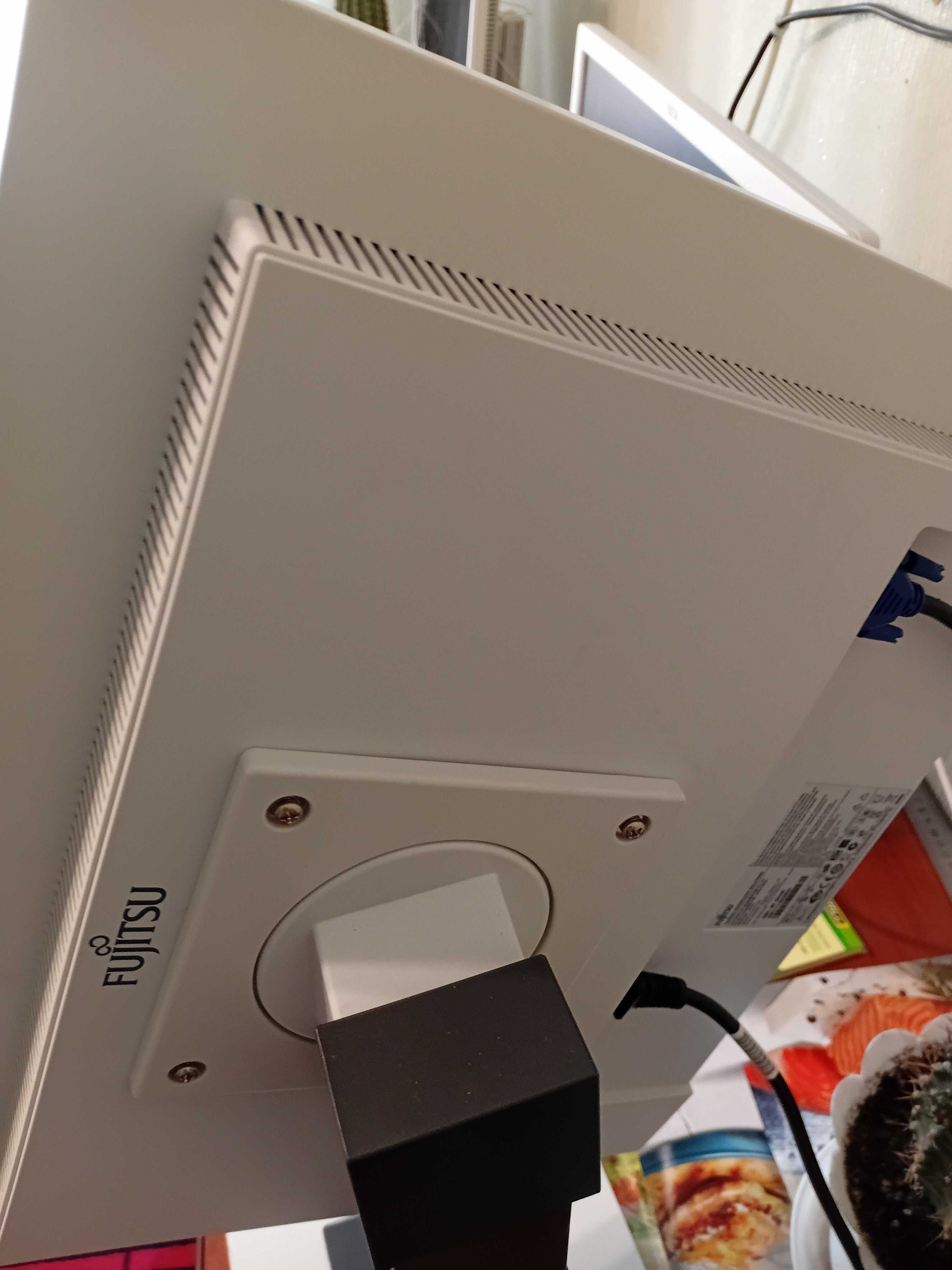 Монитор FUJITSU  B19-5 ECO