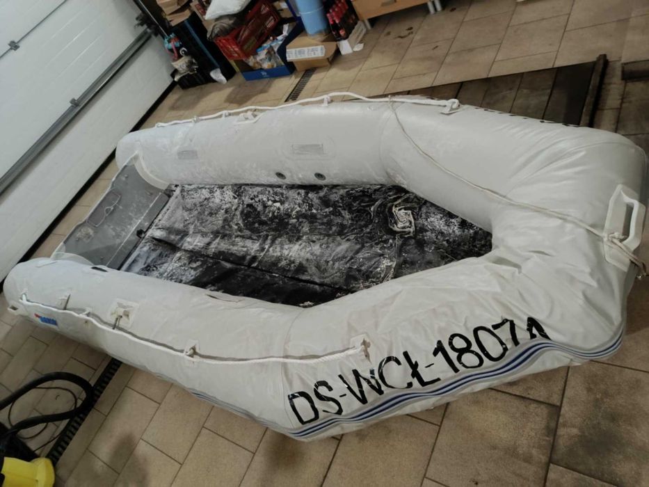 Sprzedam Ponton 7 os. PRO MARINE  - USZKODZONY