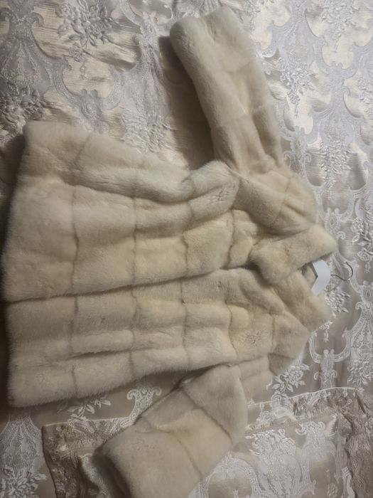 Продам натуральну норкову шубу