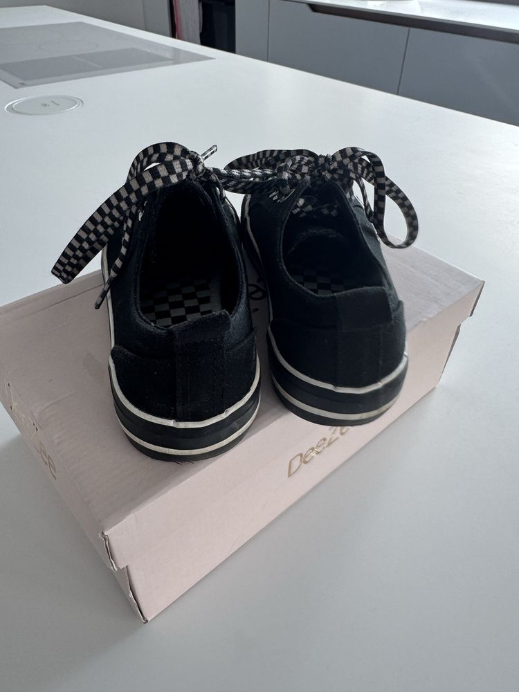 Trampki, buty 31
