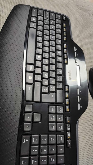 Zestaw Klawiatura I Mysz Logitech Mk710 Wireless Desktop