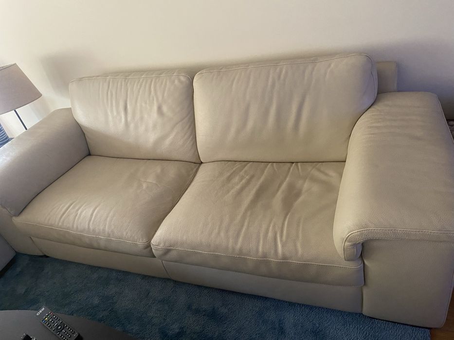 Conjunto sofas em pele