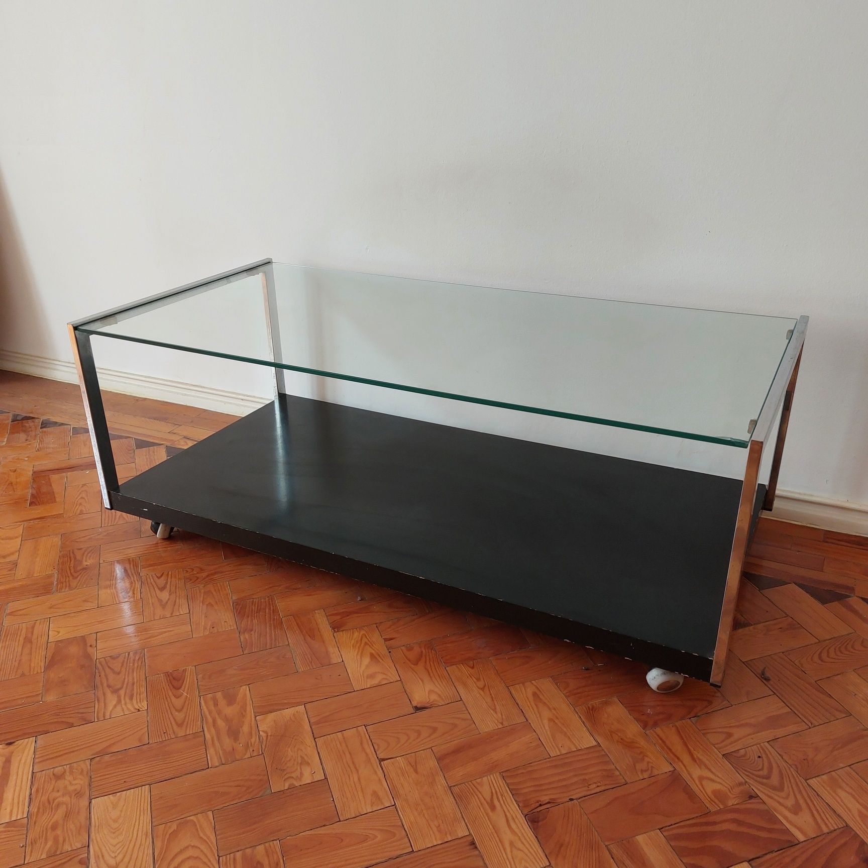 Mesa de centro com vidro