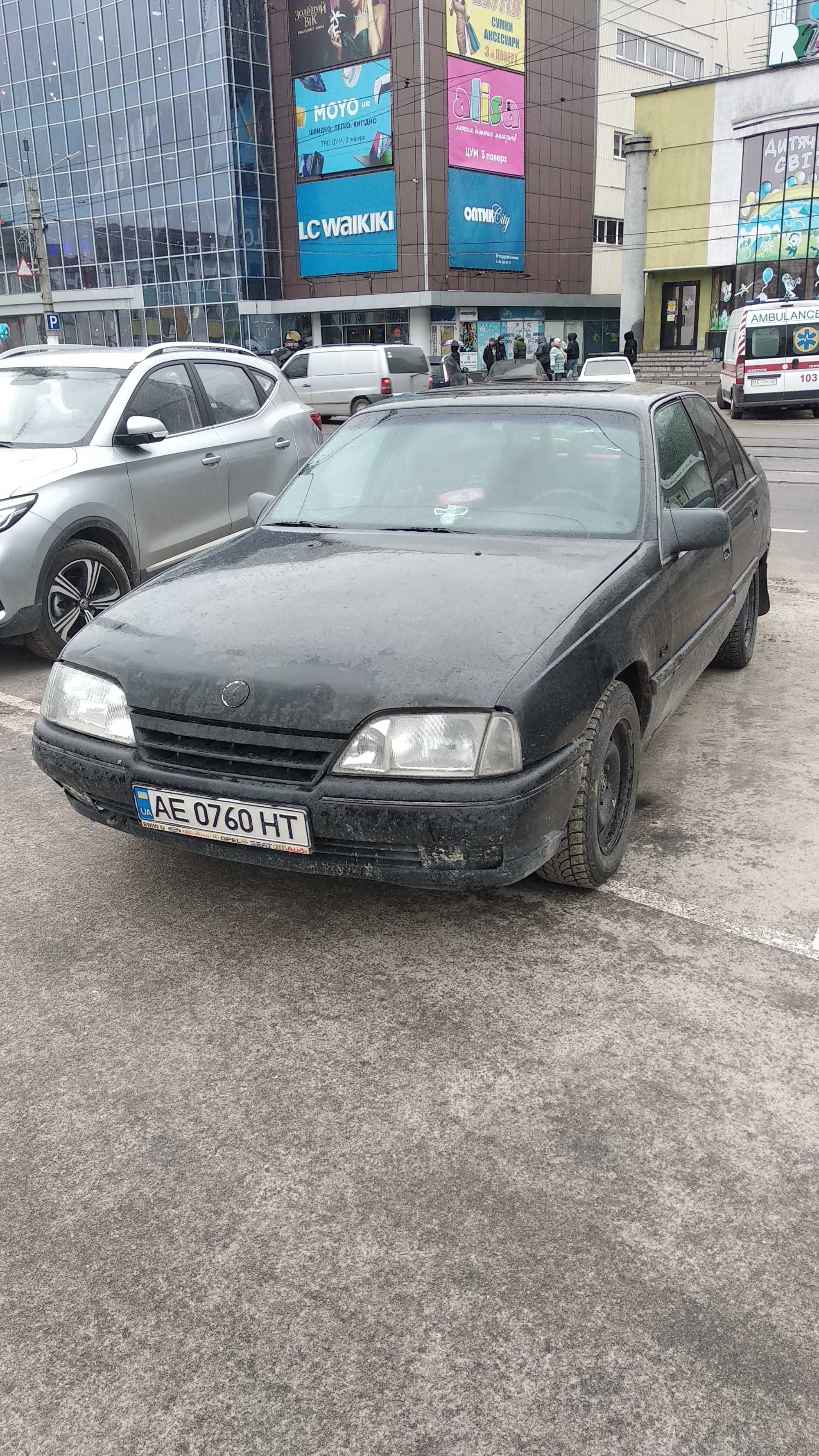 Опель Омега А седан Черный цве,2-х литровый движок, ходовая перебрана.