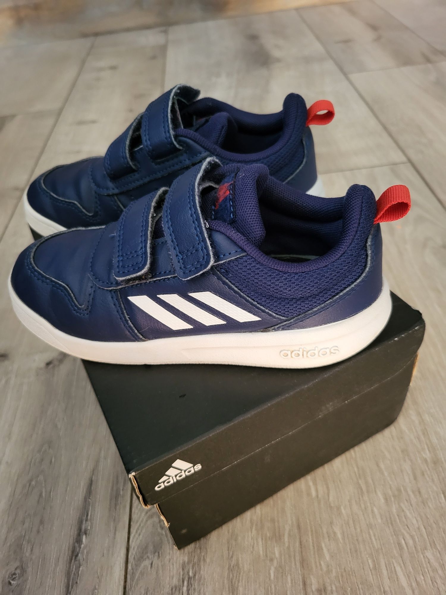 Buty Adidas 27 chłopięce