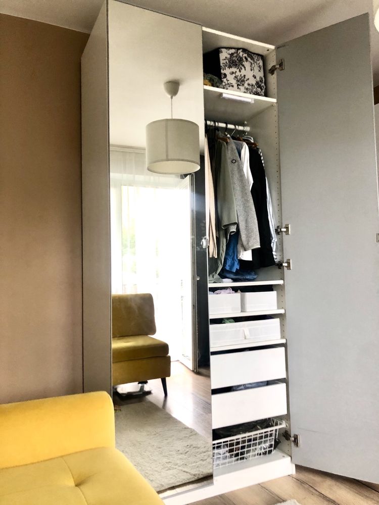 Szafa IKEA Pax z lustrzanymi frontami