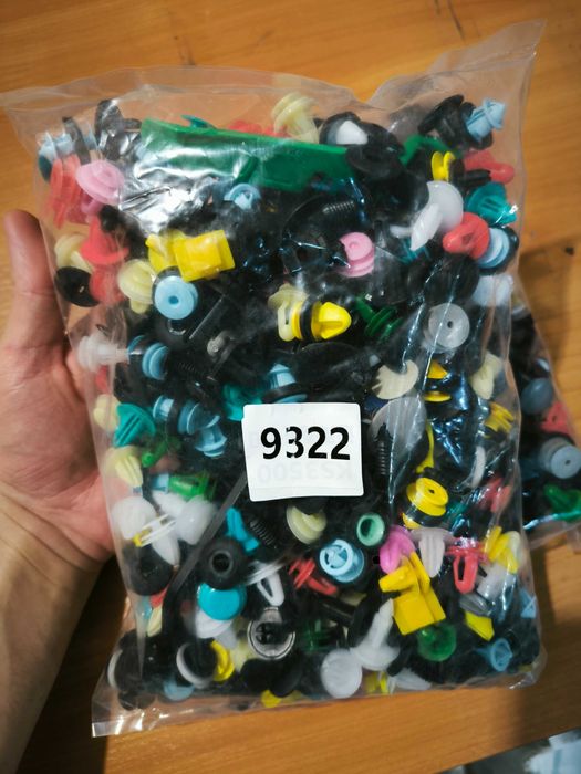 Набір авто кріплення кліпси пістони зі зйомником набір 500шт комплект