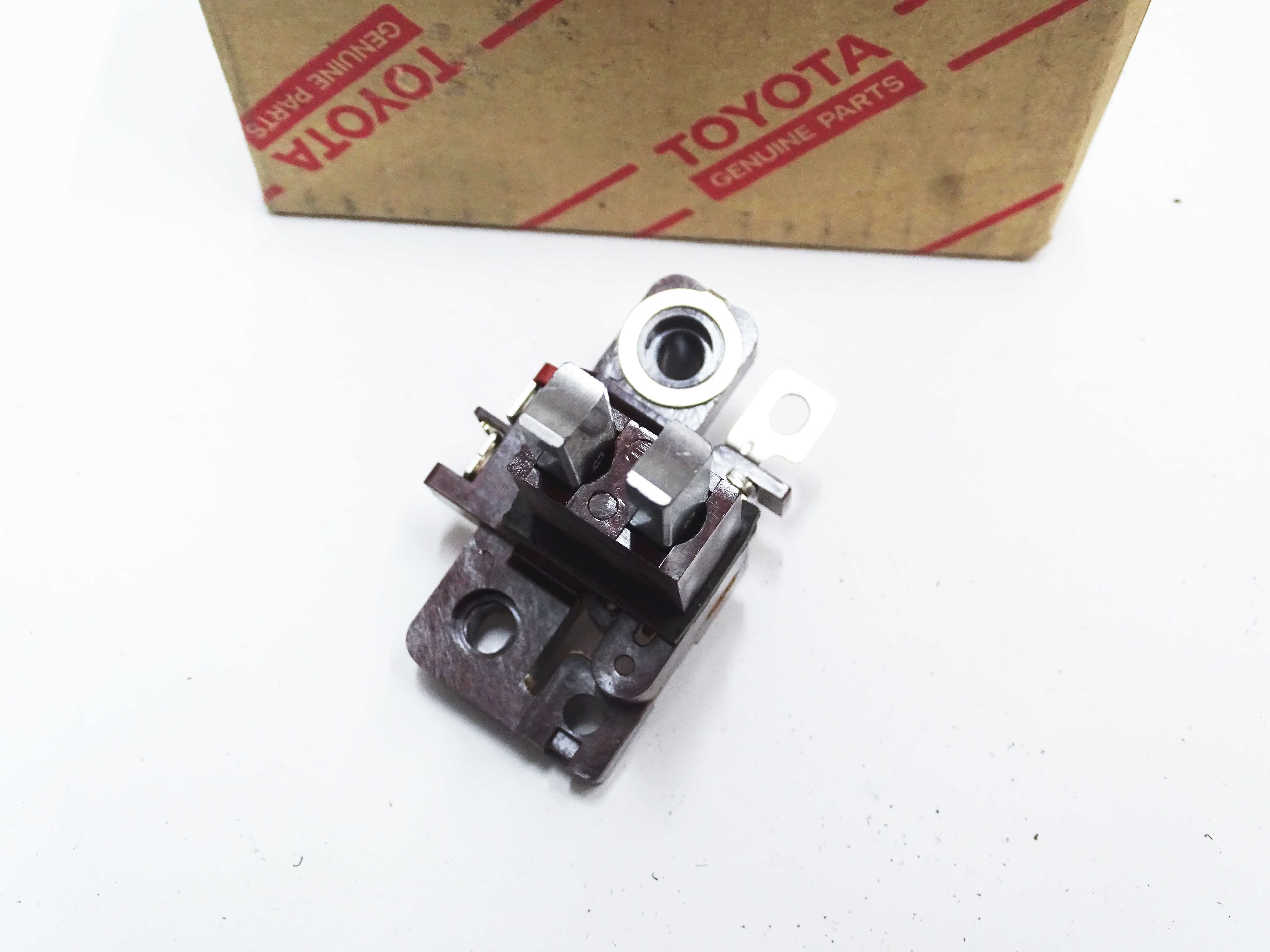 Szczotki alternatora OE Toyota Camry Carina Dyna Land Cruiser Crown