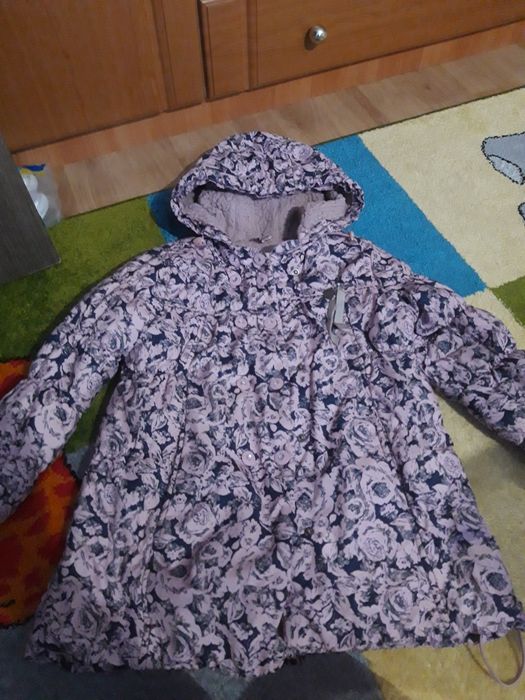 Продам балонове пальтішко для дівчинки