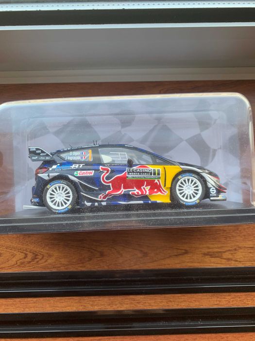 Carro coleção 1:24 Ford Fiesta WRC - Ogier-Ingrassia