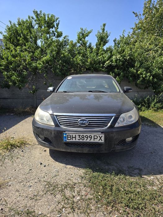 Продам машину BYD f6  под ремонт или на разборку