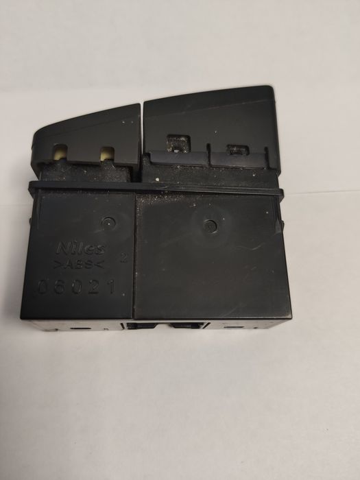 Suzuki SX4 S-Cross przelacznik swiatel awaryjnych