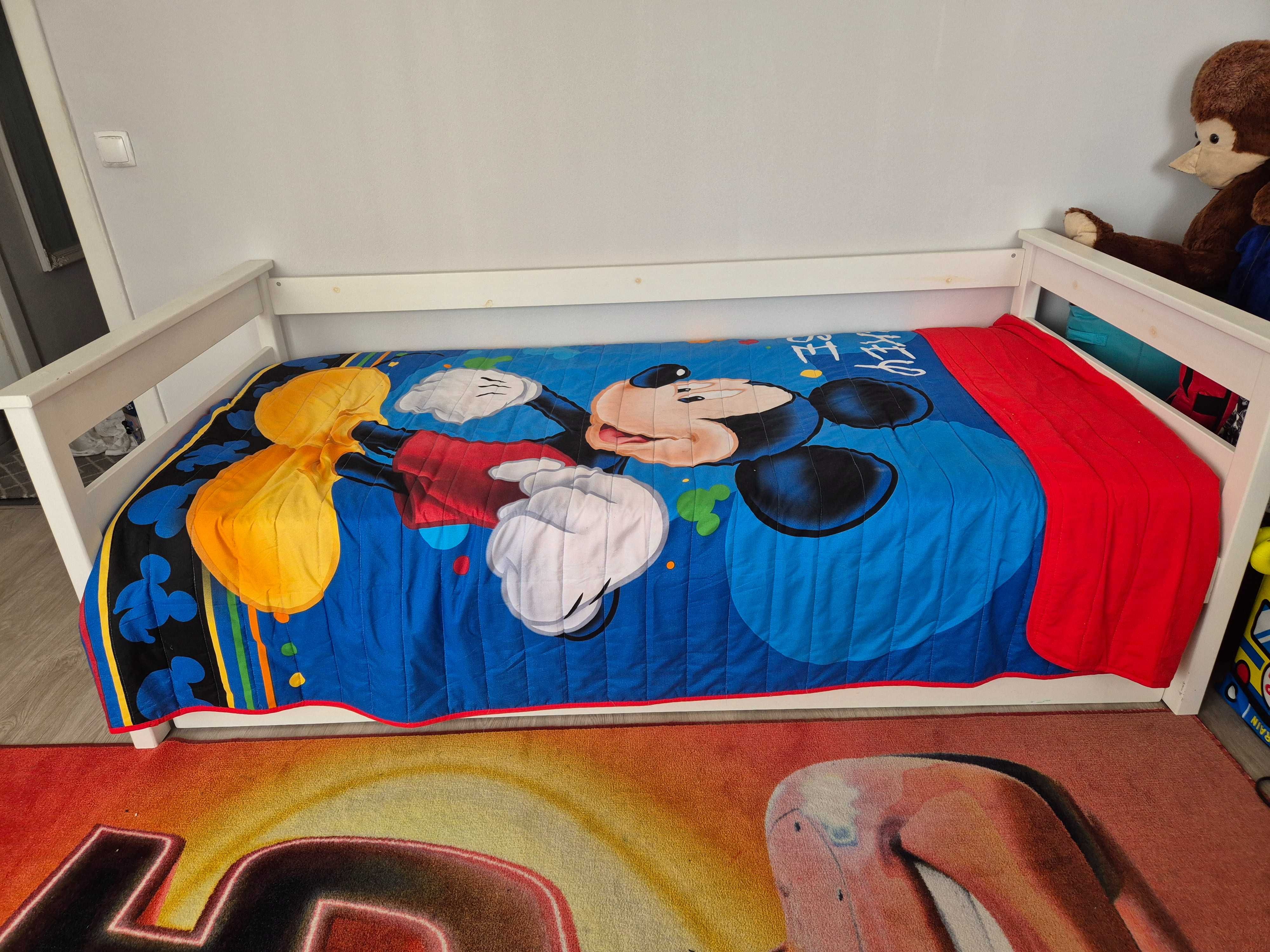 Cama extensível com 2 colchões novos .