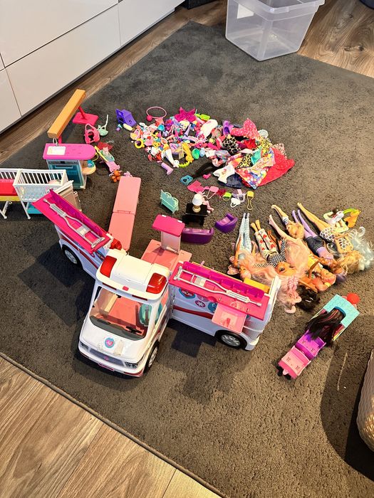 Barbie i akcesoria, karetka