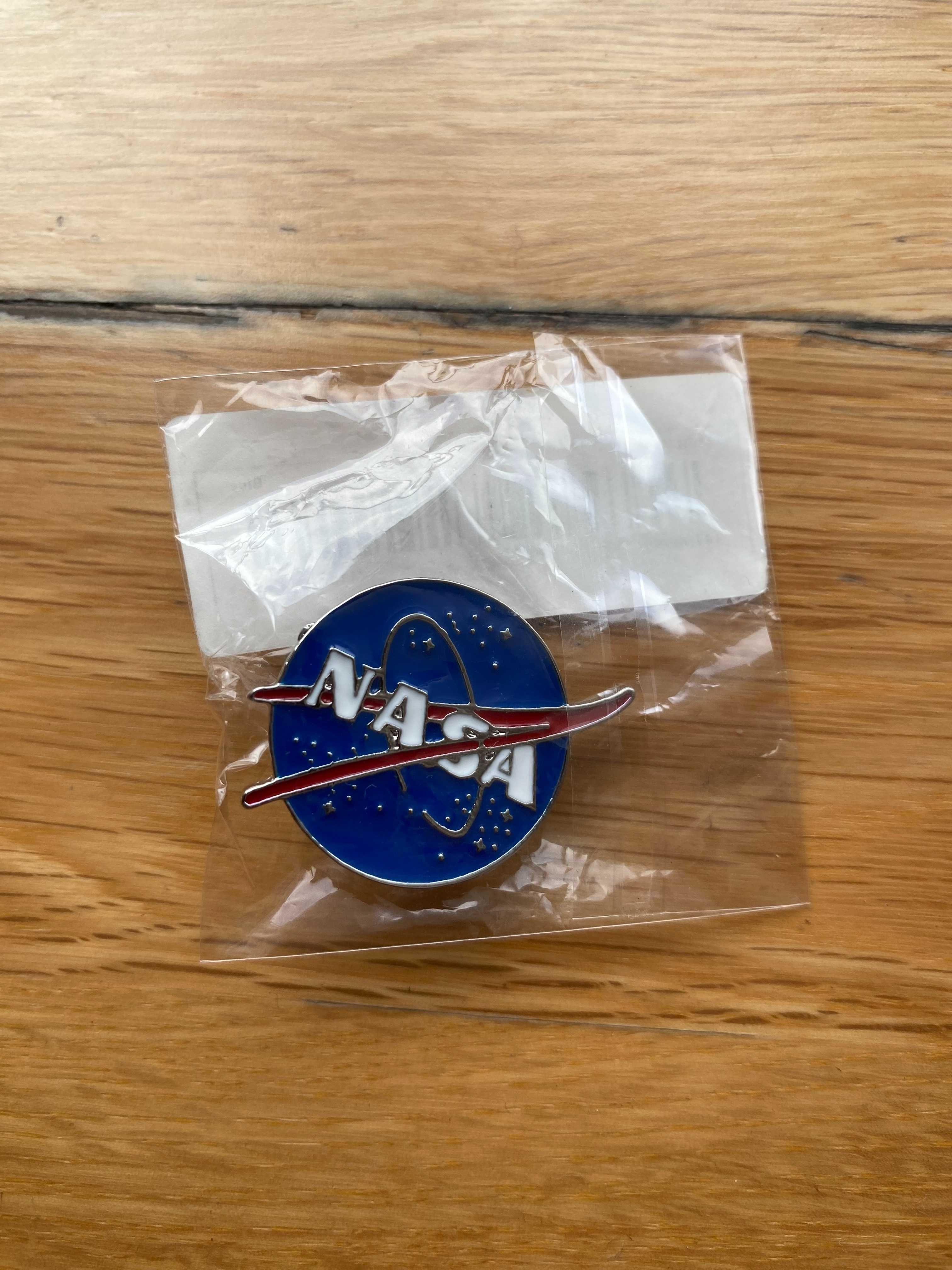 Pin Estilo "NASA" - Novo, Selado