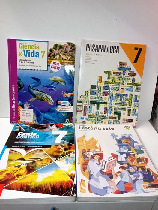 Manuais escolares 7º ano (Mais nas restantes fotos)