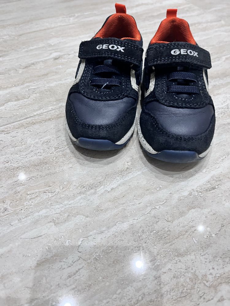 Buty Geox skorzane rozmiar 22