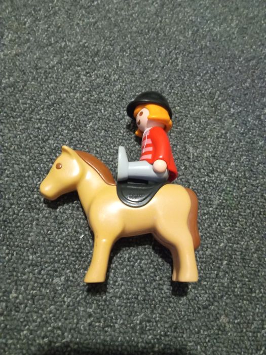 Playmobil jedziec na koniu