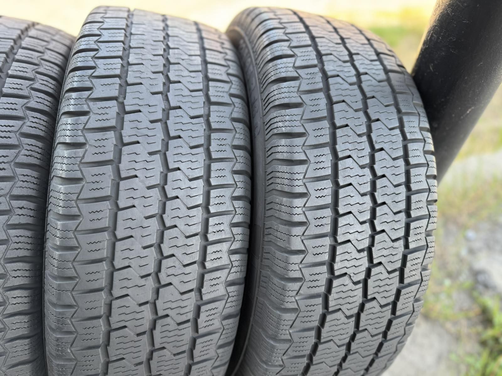 Всесезонні шини Continental 235/65 R16C резина спрінтер / крафтер