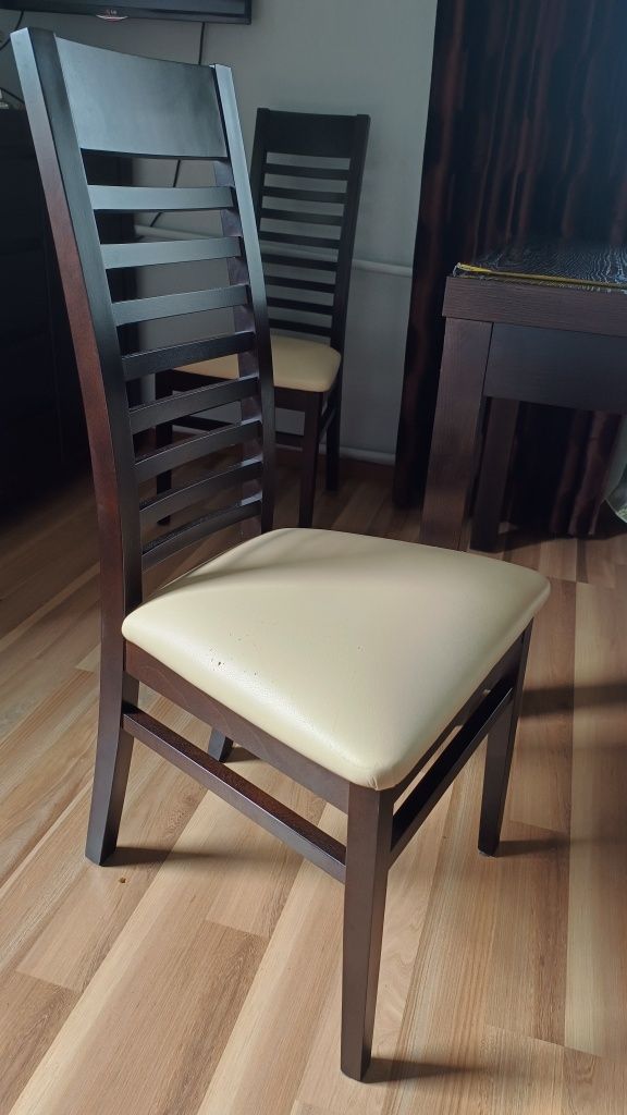 Stół drewniany duży (rozkładany)plus 6 krzeseł wenge