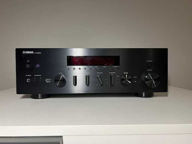 Amplituner Yamaha RN-600A - używany ale jeszcze rok na gwarancji