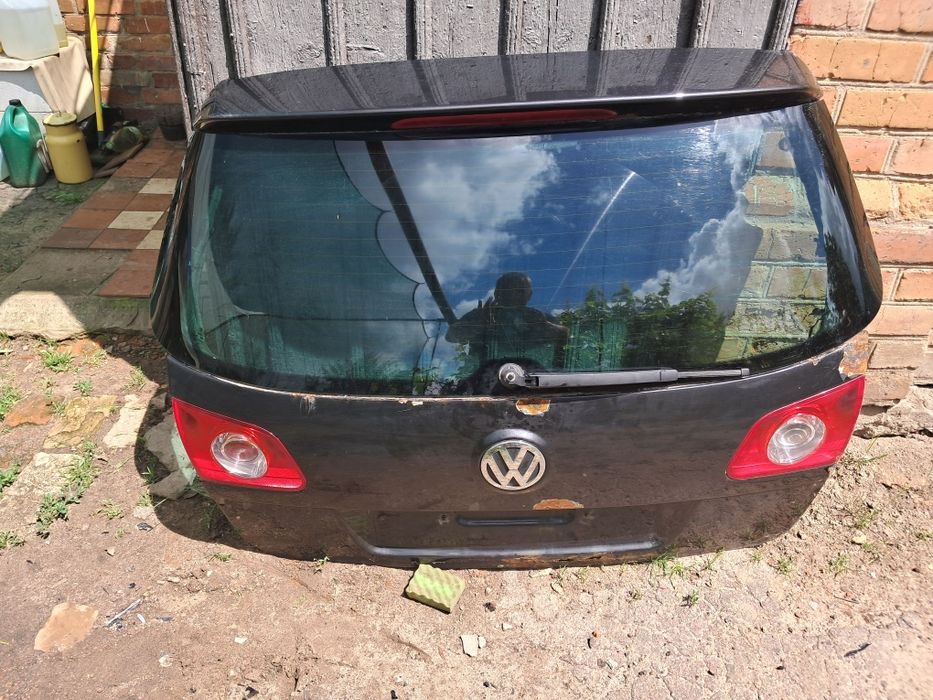 Кришка багажника пасат б6