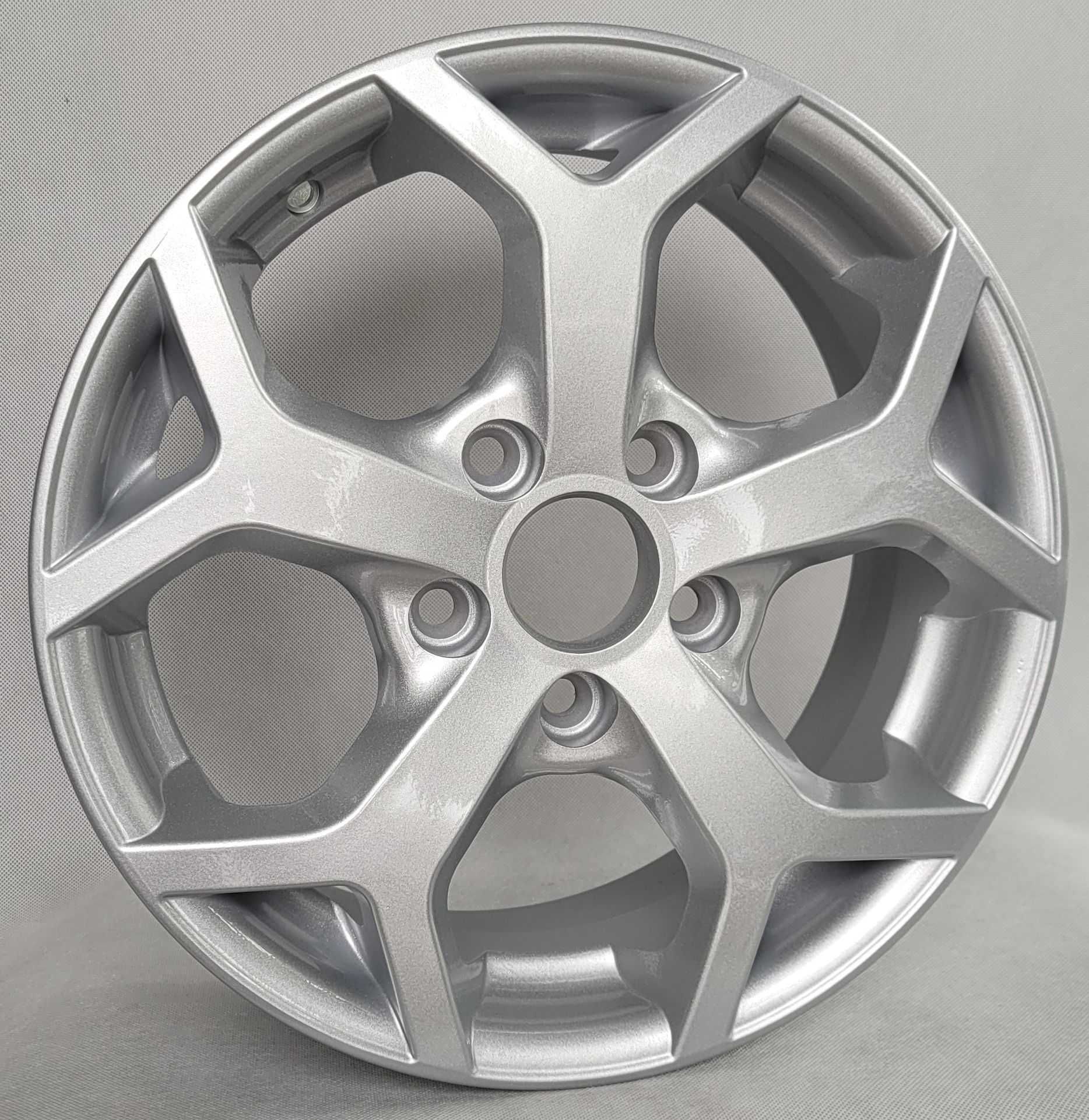 Felgi 15 5x108 Ford Focus C-Max Tourneo Connect Volvo S40 V40 V50 C30