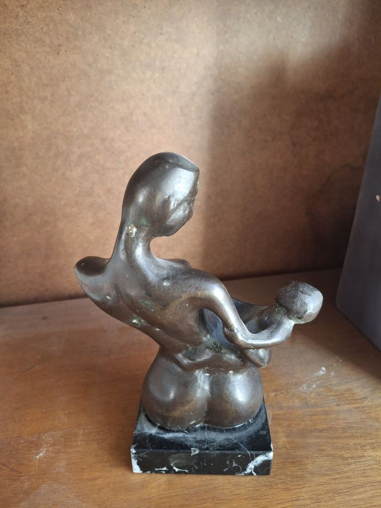 Estatueta bronze? Maternidade