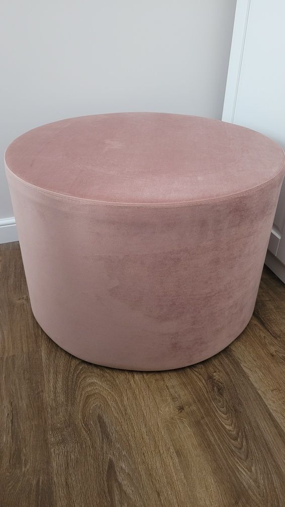 Różowa pufa puf Dusty Rose Westwing 60 cm aksamit