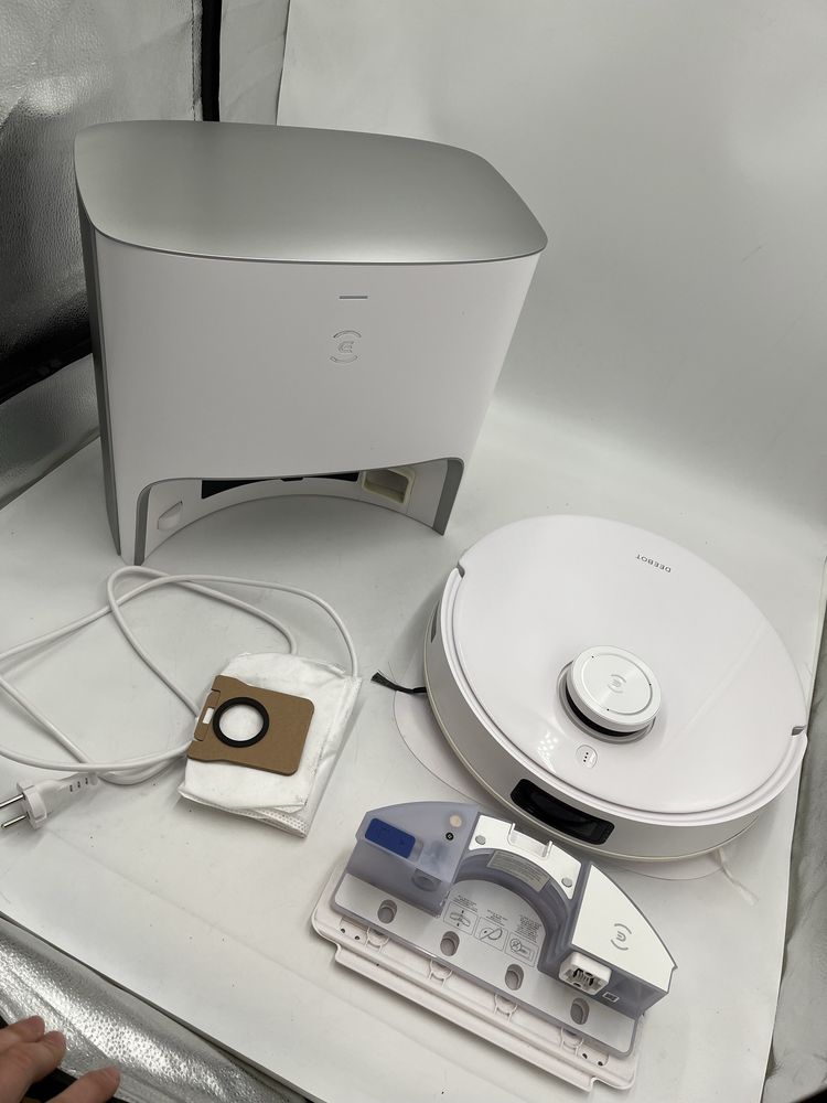 Robot sprzątający Ecovacs DEEBOT T10+ Plus ze stacją dokującą biały