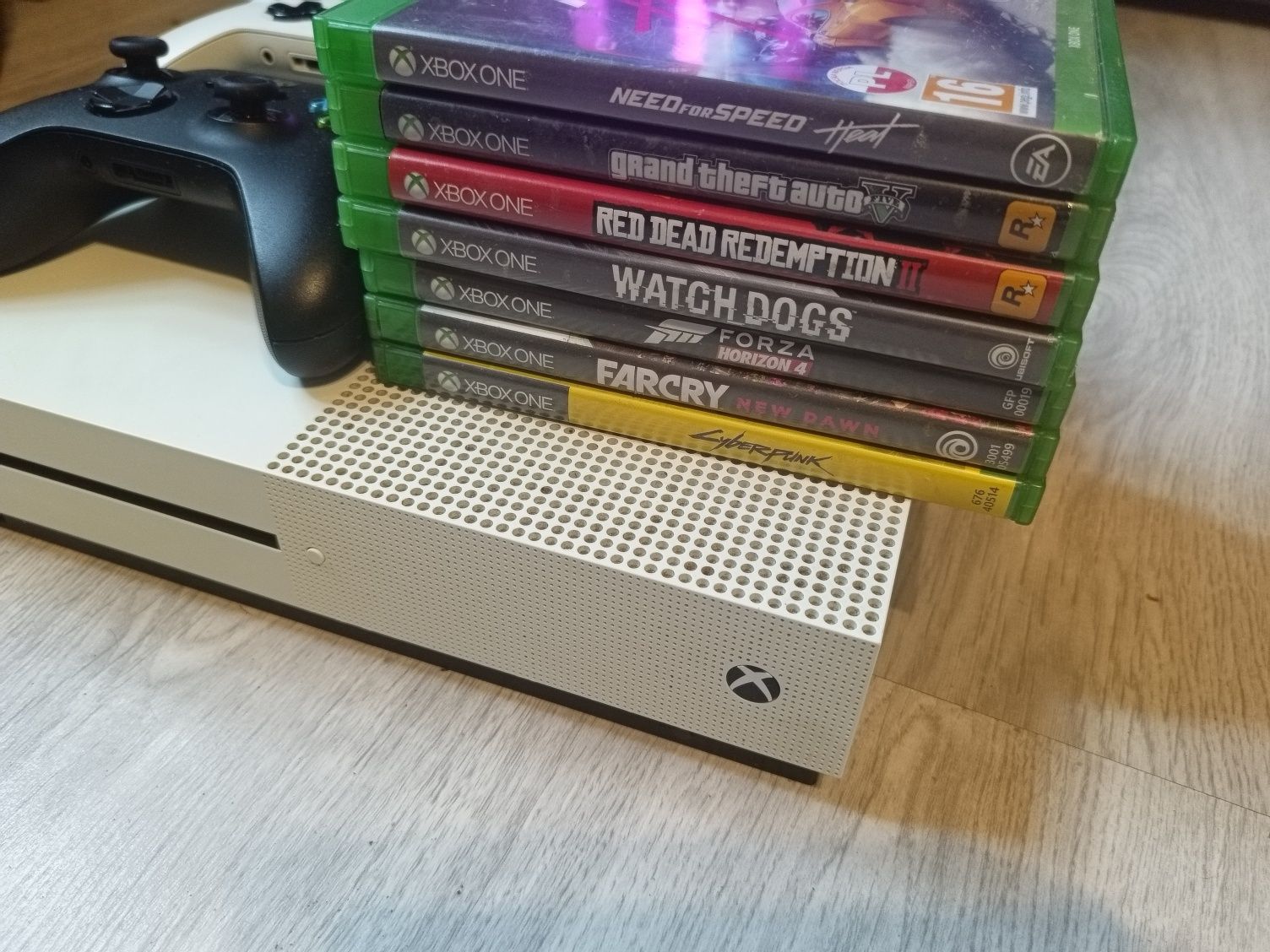 Xbox One S + gry