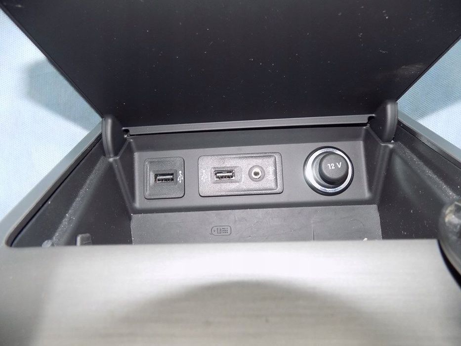 DW GOLF 7 SPORTSVAN PANEL TUNELU GAŁKA PRZYCISKI