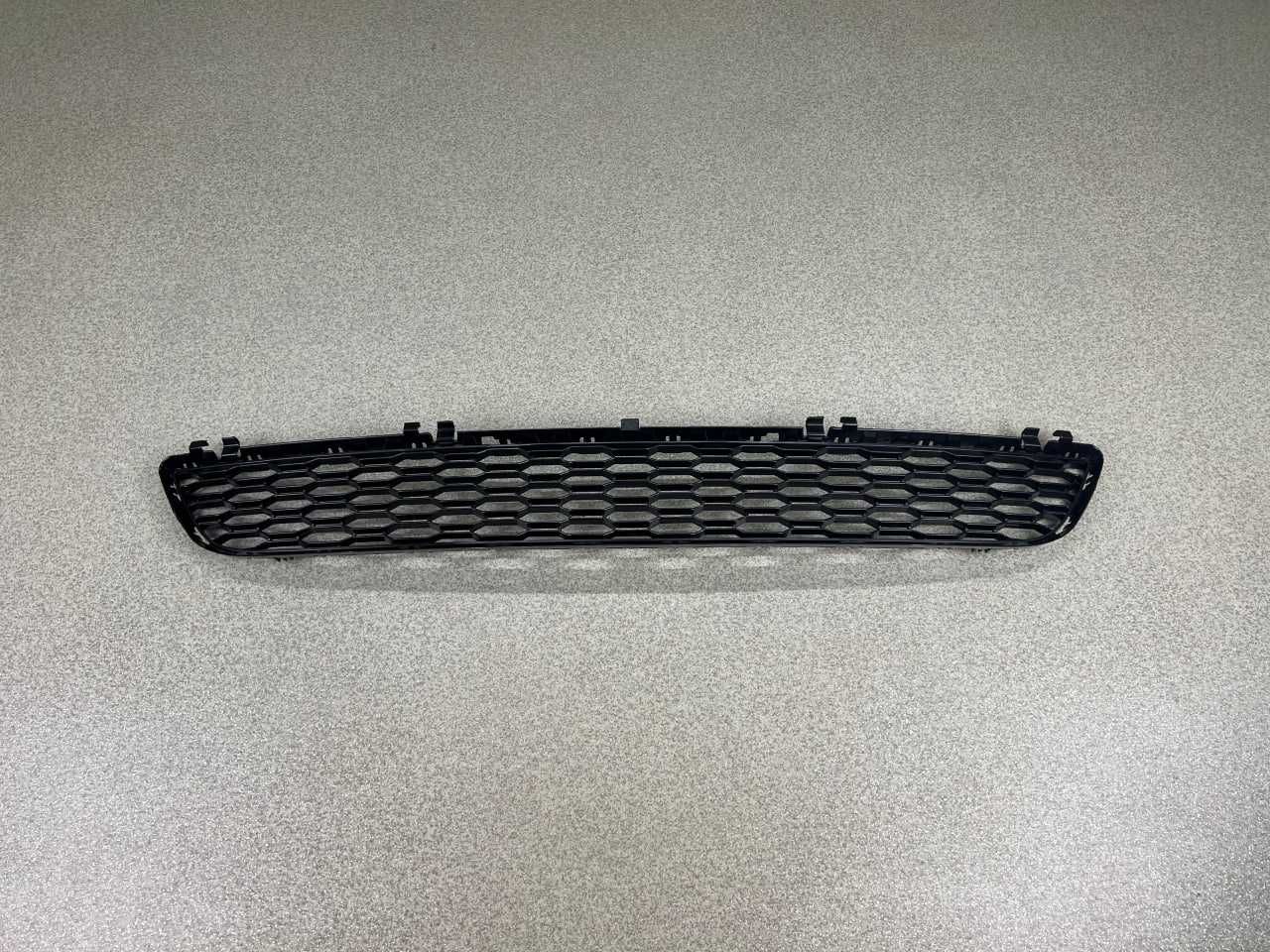 Центральна решітка BMW 5 (G30/g31) m-paket 51118064930