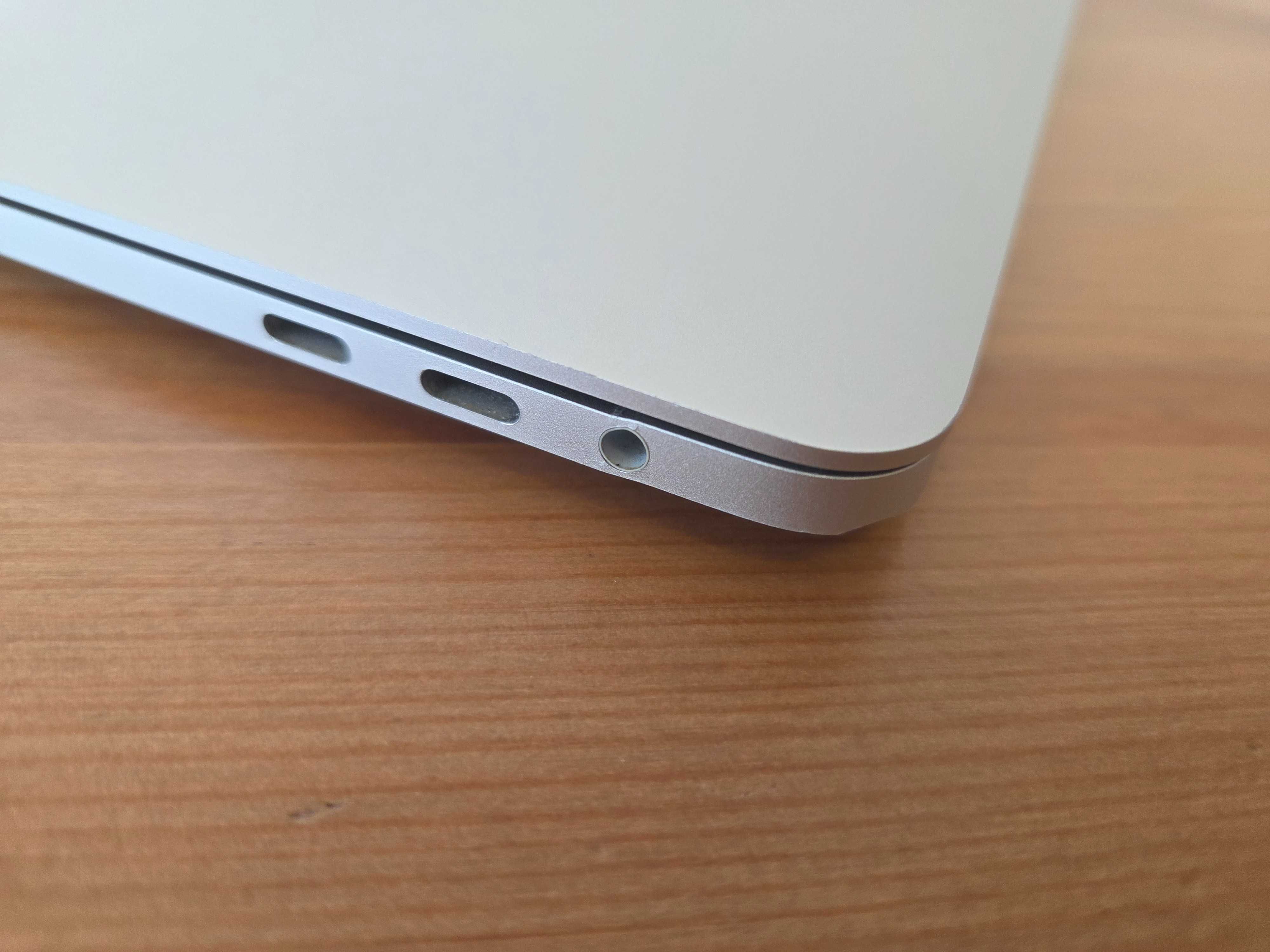 Ноутбук Apple Macbook Pro 13" A1989 i7 16gb 512Gb #1