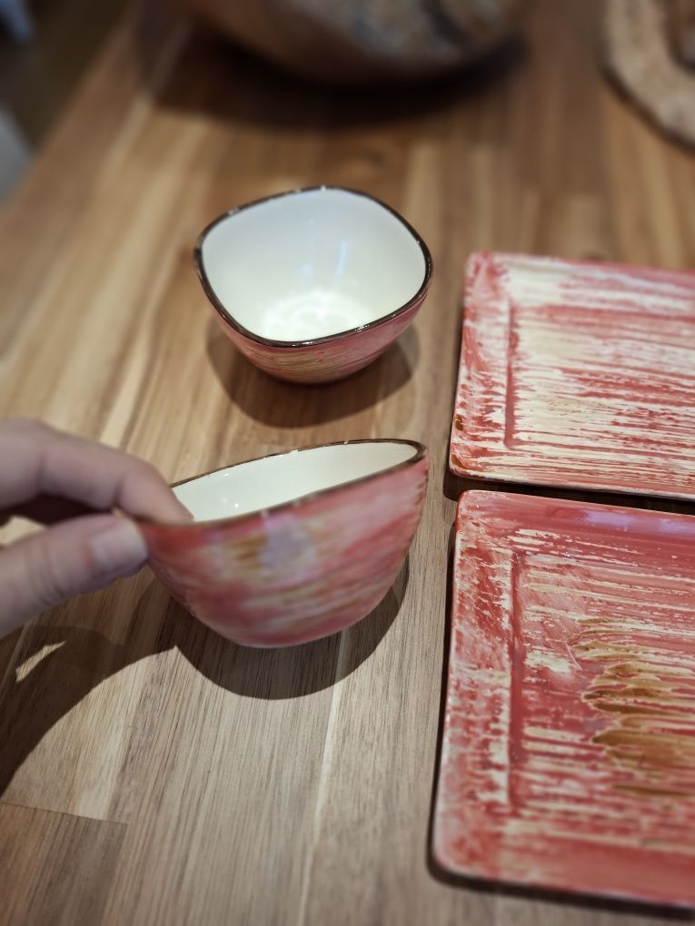 Conjunto japonês de sushi e chá/sake em porcelana do Gato Preto. NOVO