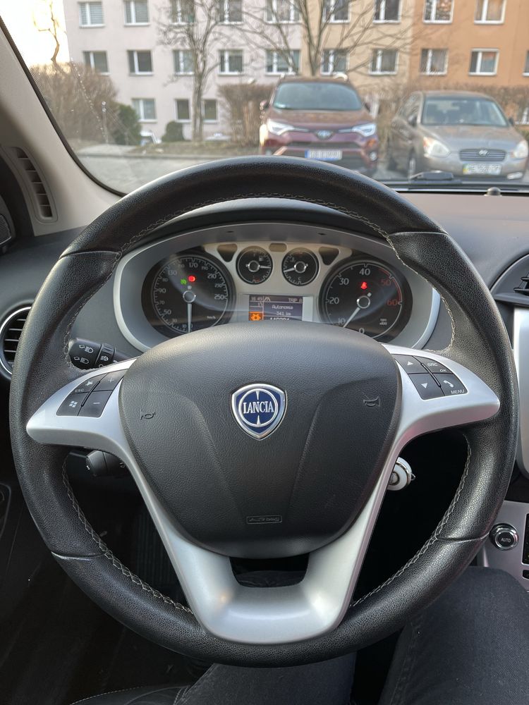 Lancia Delta 1,9 MultiJet niski przebieg