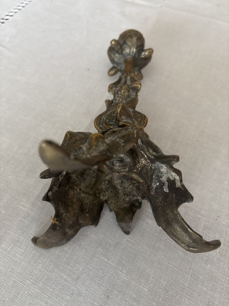 Castiçal antigo em bronze/latão – 21 cm