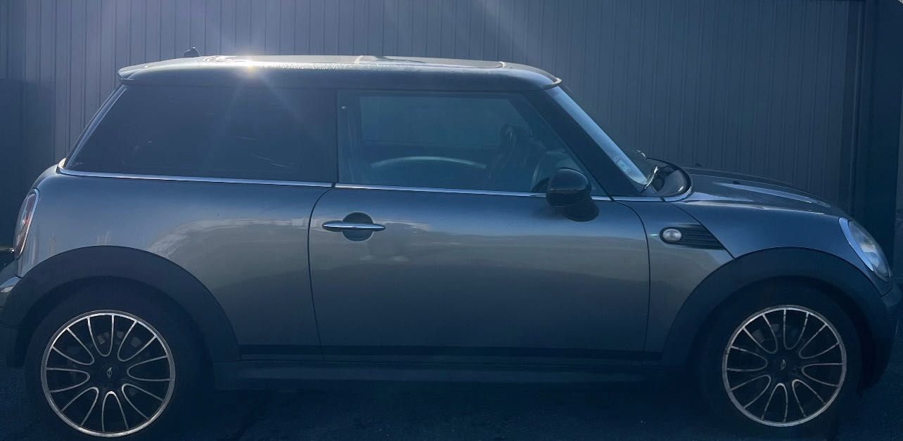 Mini Cooper D cinzento