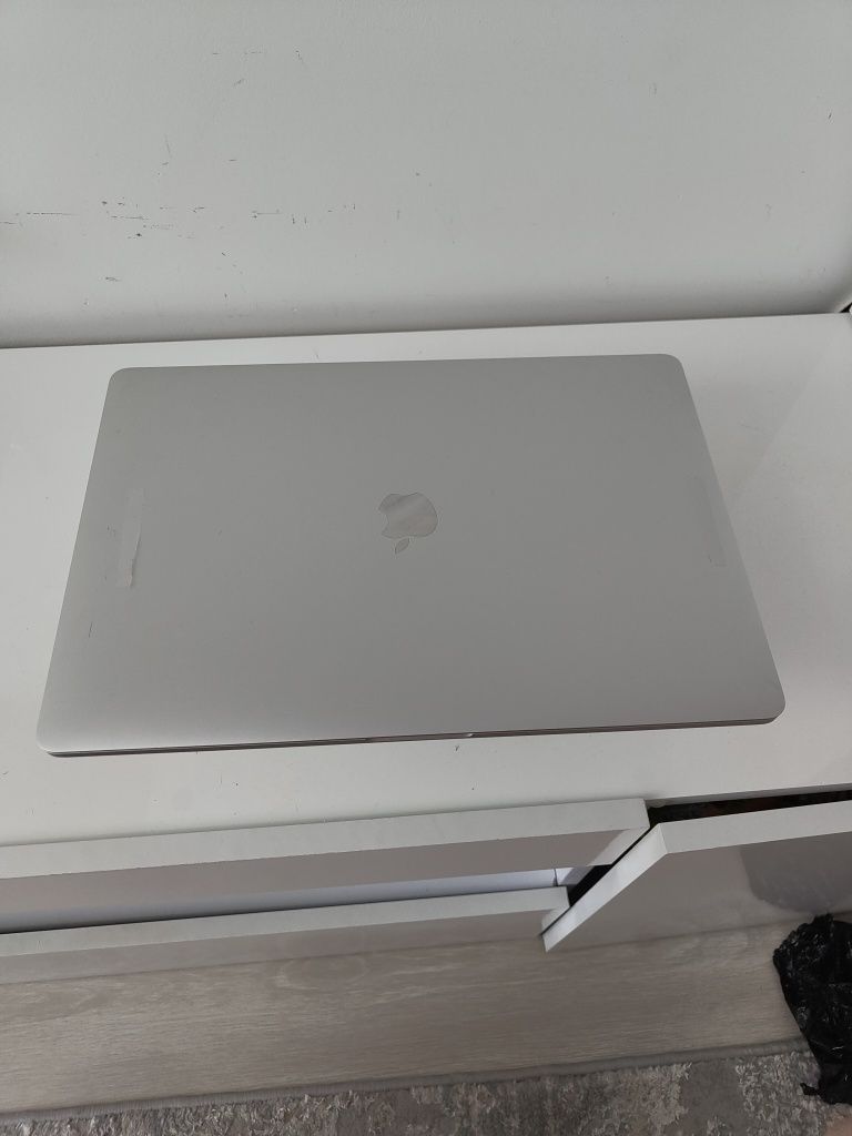 Ноутбук MacBook pro 15 2017 a1707