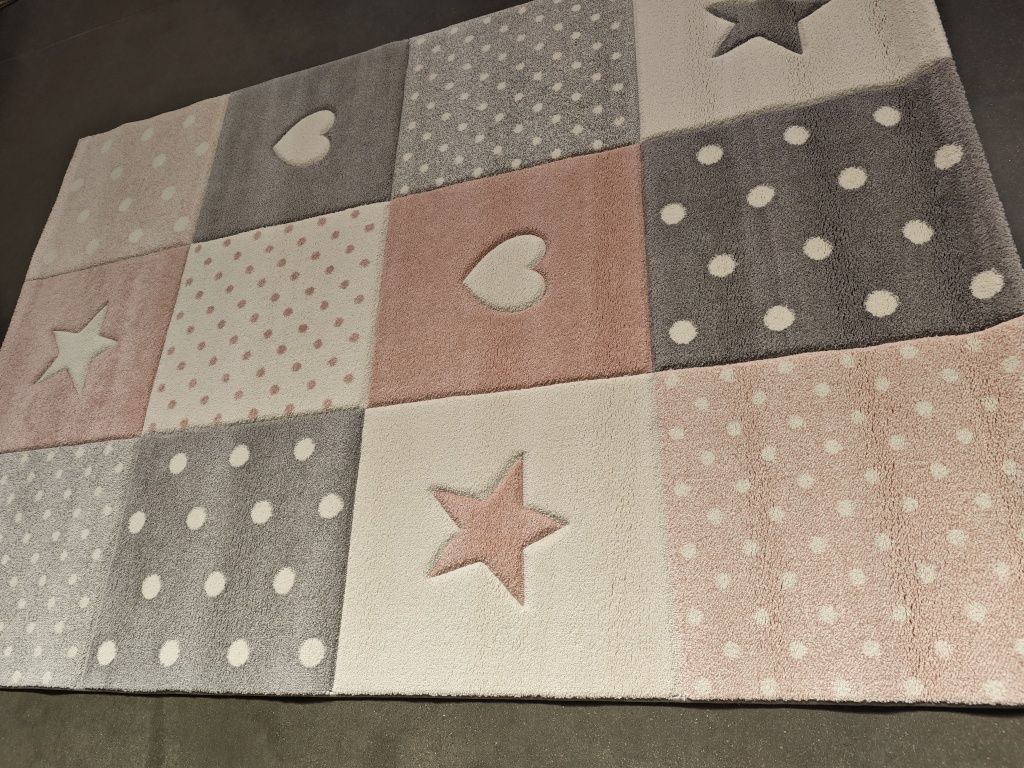 Dywan 160x230 cm jasny gwiazdy serca używany