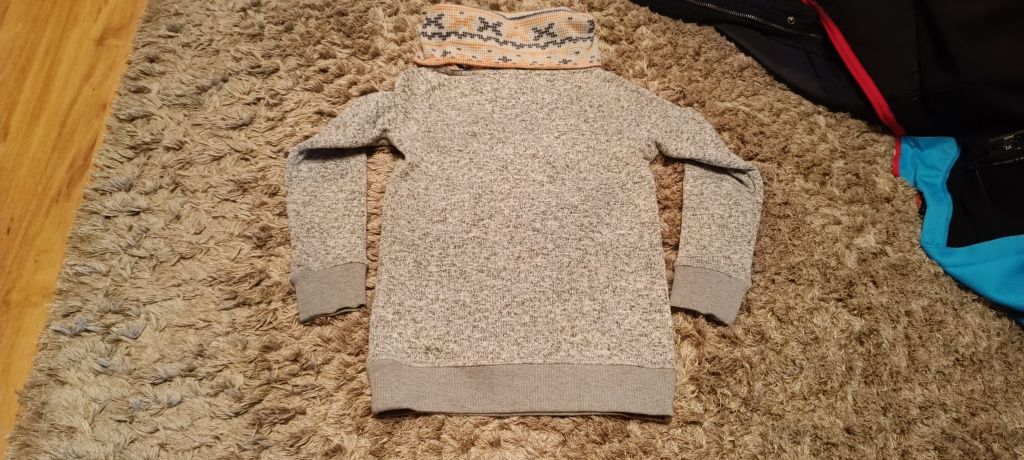 Ciepła bluza 134 z kominem