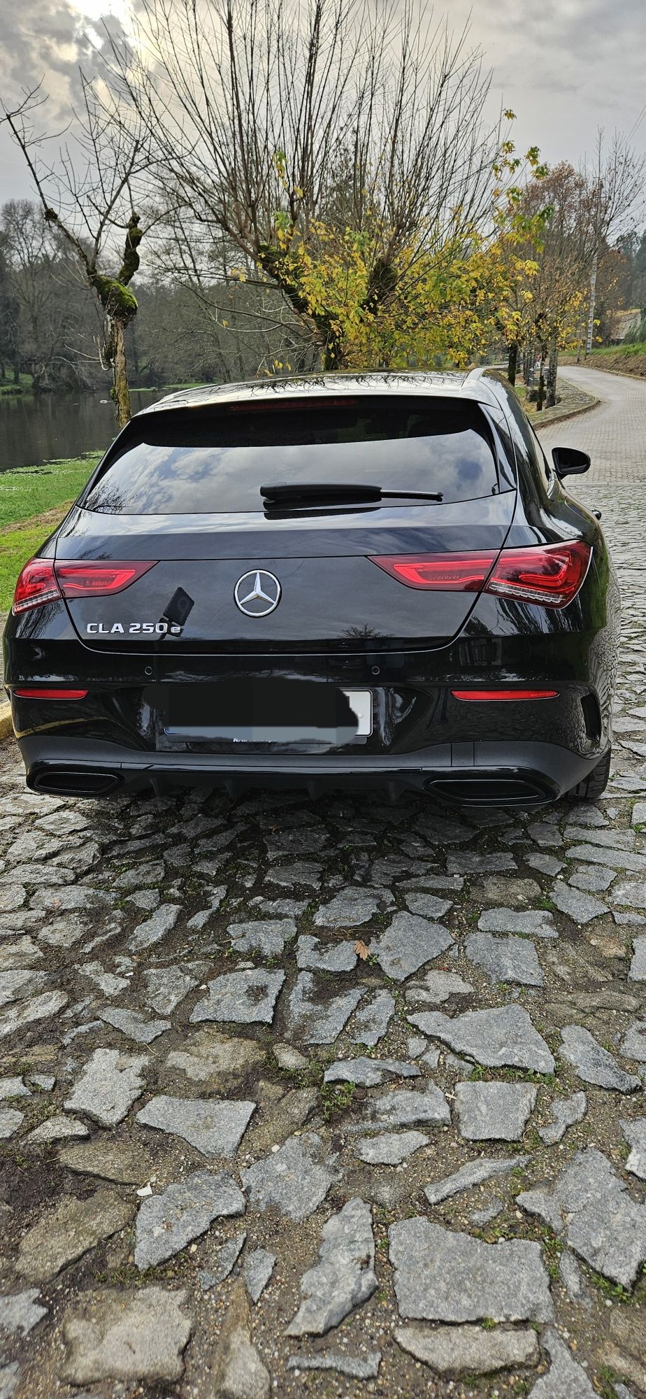 Mercedes CLA 250e shooting brake  Híbrido Plug-In