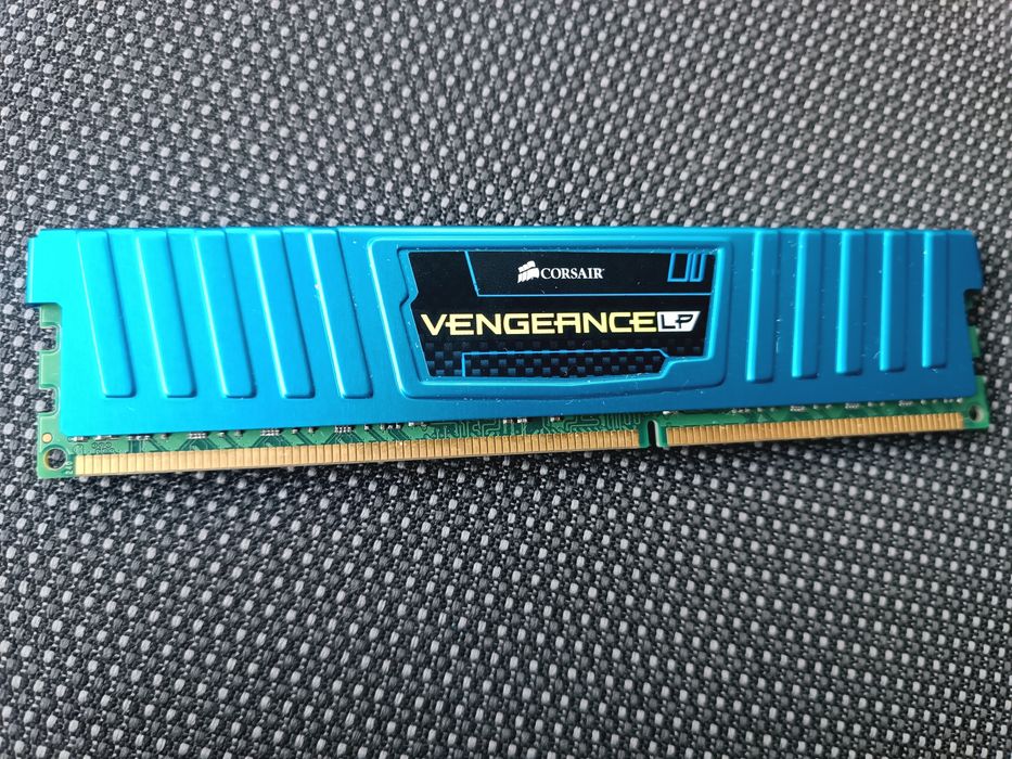 Ігрова оперативна пам'ять Corsair Vengeance DDR3 4Gb 1600MHz