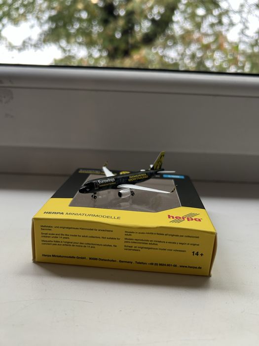 Herpa Model samolotu Eurowings Airbus A320 "BVB" w skali 1:500