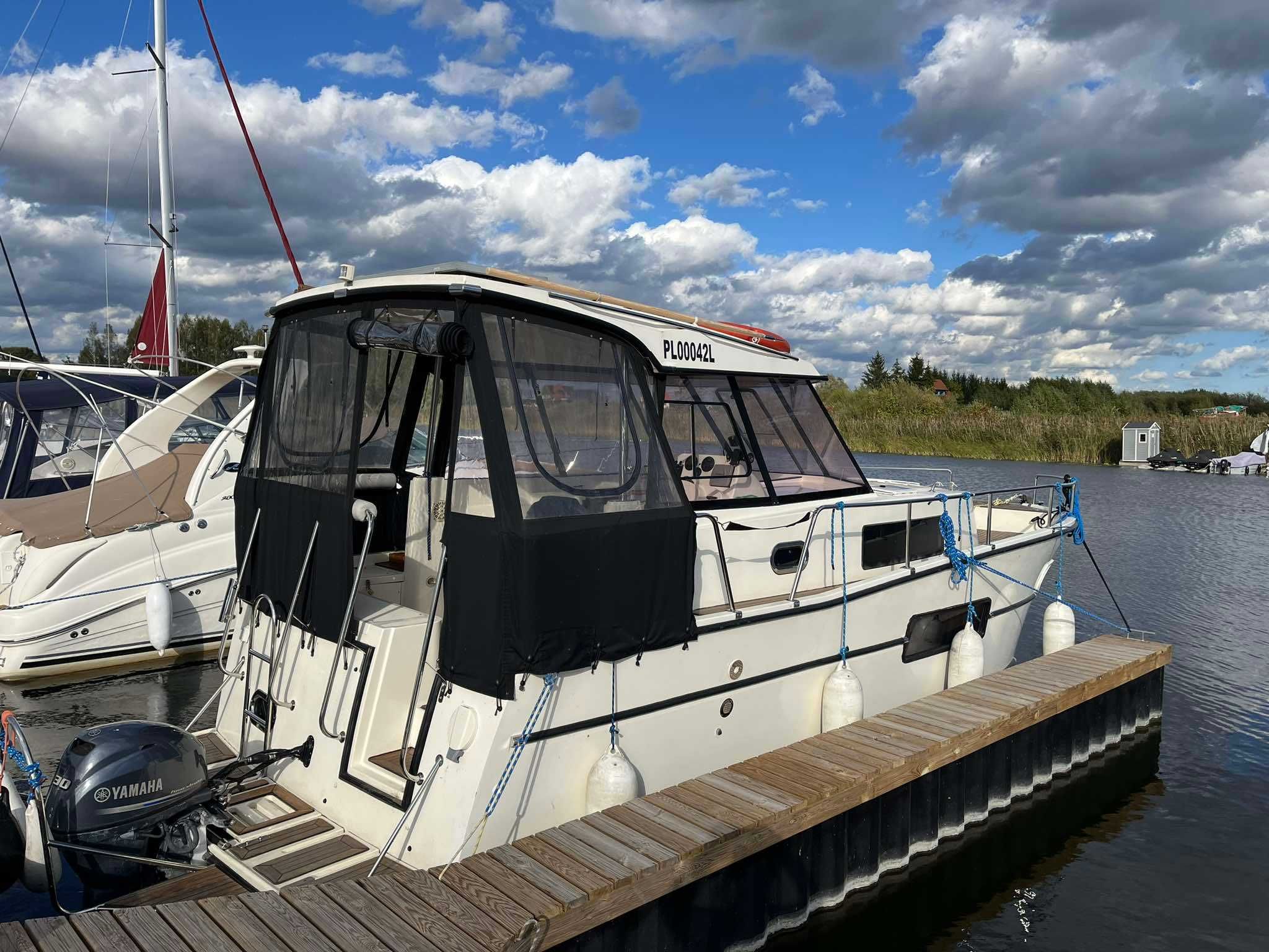 Nautika 830 MC Houseboat Jacht motorowodny Jacht spacerowy Motorówka