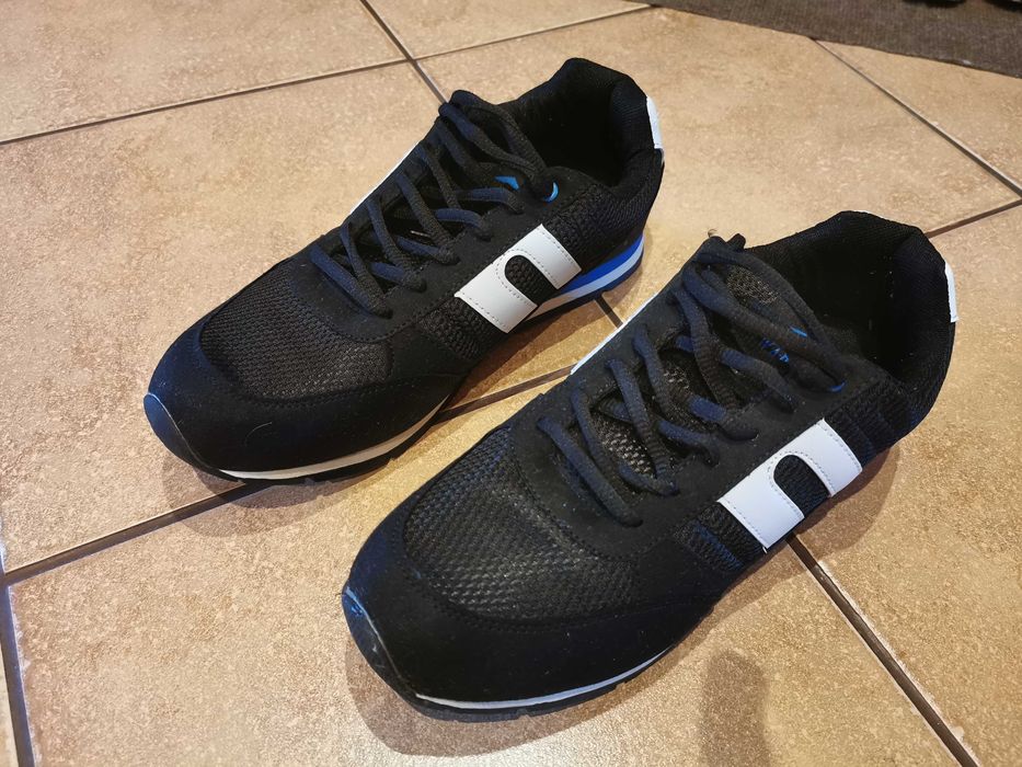 Buty męskie sportowe Awards - jak nowe.